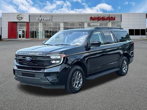 Used 2025 Ford Expedition Max Active RWD image 3