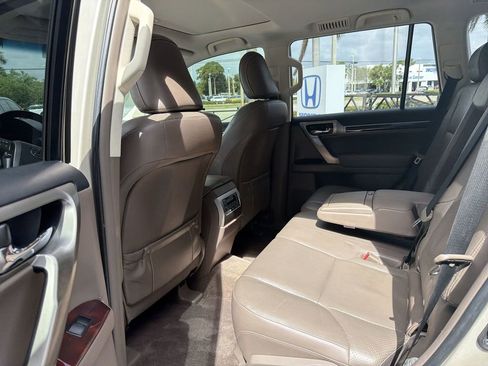 Used 2012 Lexus GX 460 w/ Comfort Plus Pkg image 23