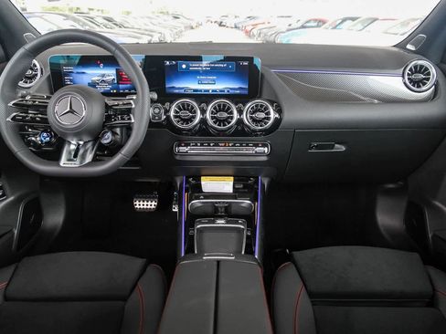 New 2026 Mercedes-Benz GLA 35 AMG 4MATIC image 13