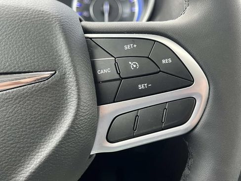 Used 2022 Chrysler 300 Touring L w/ Popular Equipment Group AWD/4WD image 28