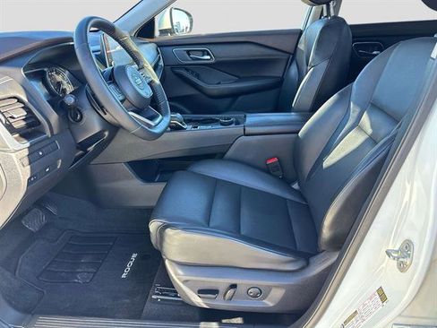 Certified 2021 Nissan Rogue SV w/ Premium Package image 9