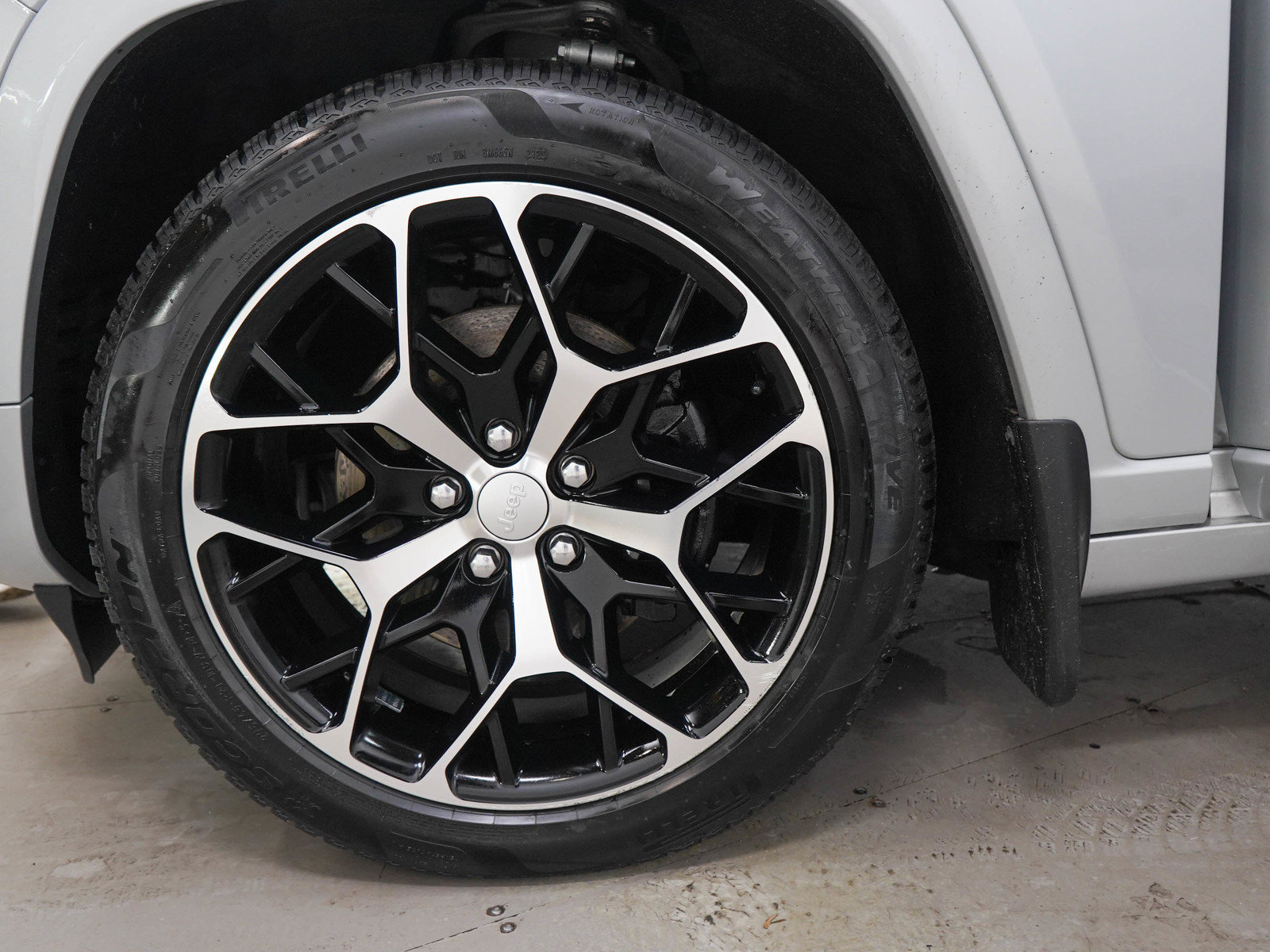Used 2022 Jeep Grand Cherokee Summit AWD/4WD image 31