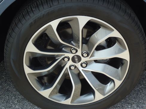 Used 2026 Lincoln Aviator AWD w/ Jet Appearance Package image 9