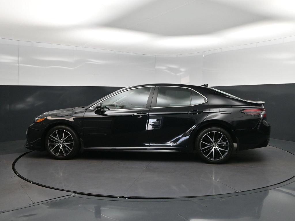 Used 2023 Toyota Camry SE FWD image 4