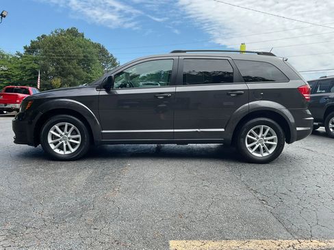 Used 2018 Dodge Journey SE w/ Popular Equipment Group FWD image 4