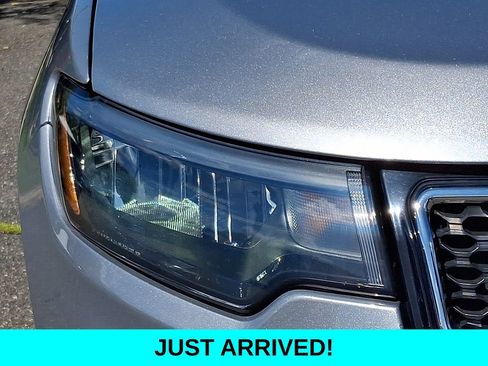 Used 2023 Jeep Compass Limited w/ Sun and Sound Group AWD/4WD image 9