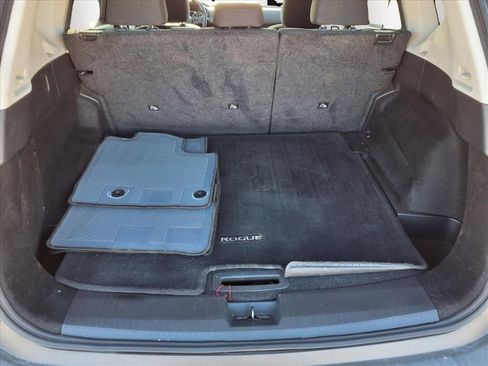 Used 2023 Nissan Rogue S image 31