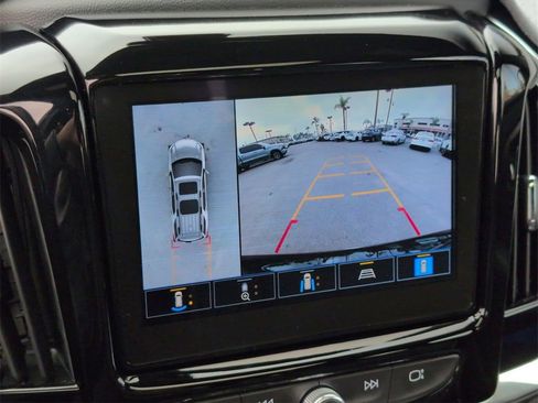 Used 2023 Chevrolet Traverse Premier image 15