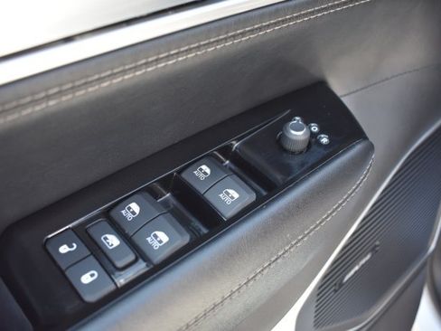Used 2024 Jeep Wagoneer Series II w/ Flexible Seating Group RWD image 12