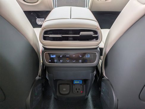 New 2025 Genesis GV80 3.5T e-SC image 16