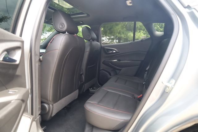 Used 2024 Chevrolet Trax RS w/ Sunroof Package FWD image 23