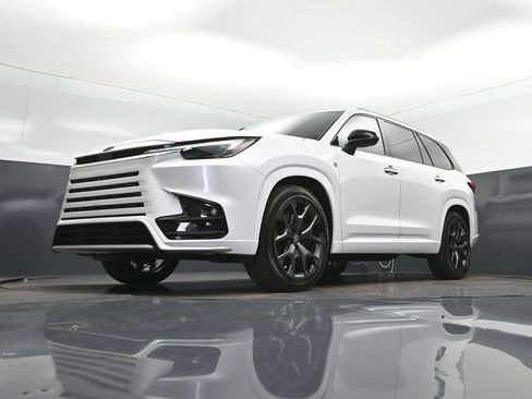 New 2026 Lexus TX 500h AWD image 37