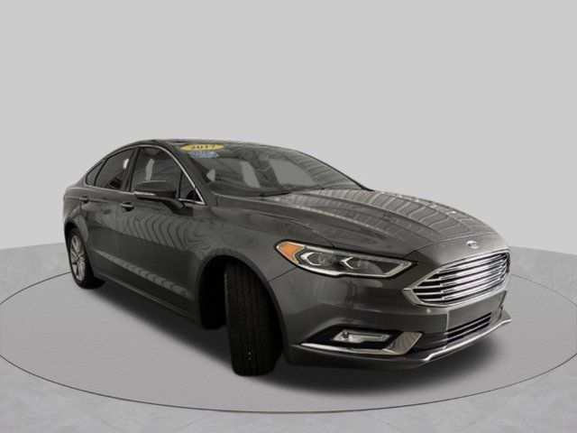 Used 2017 Ford Fusion SE FWD image 4