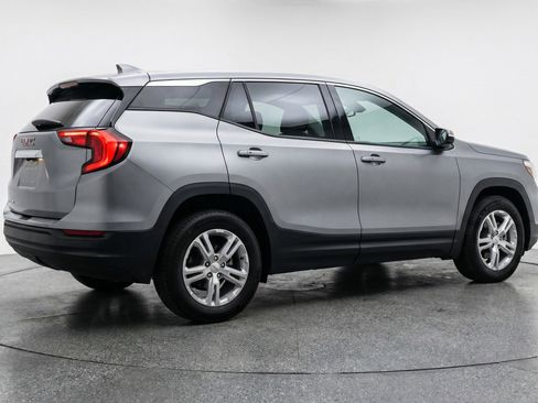 Used 2024 GMC Terrain SLE FWD image 9