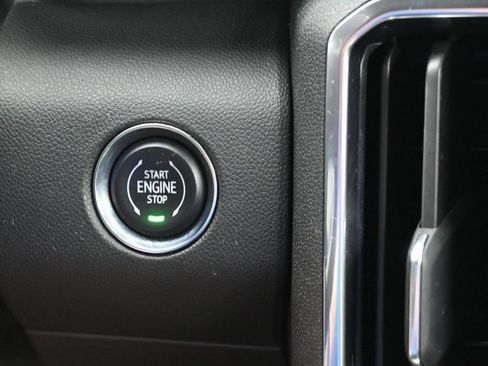 Used 2026 GMC Acadia Elevation w/ Elevation Premium Package AWD/4WD image 13