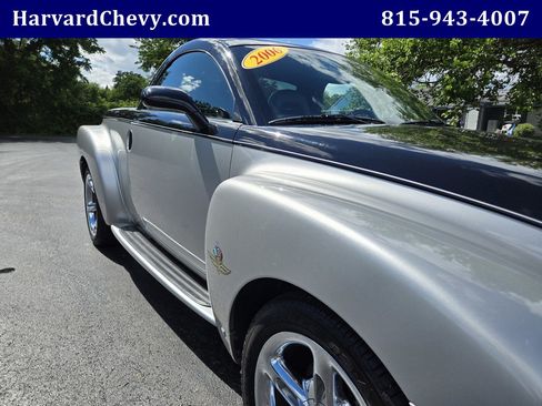 Used 2006 Chevrolet SSR w/ Preferred Equipment Group RWD image 36