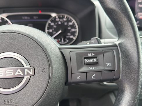 Used 2024 Nissan Rogue S FWD image 21