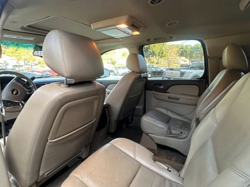 Used 2012 Chevrolet Suburban LTZ image 11