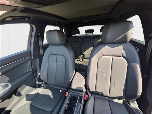 New 2025 Audi Q3 2.0T Premium image 16