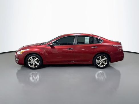 Used 2015 Nissan Altima 2.5 SV w/ Convenience Package FWD image 9