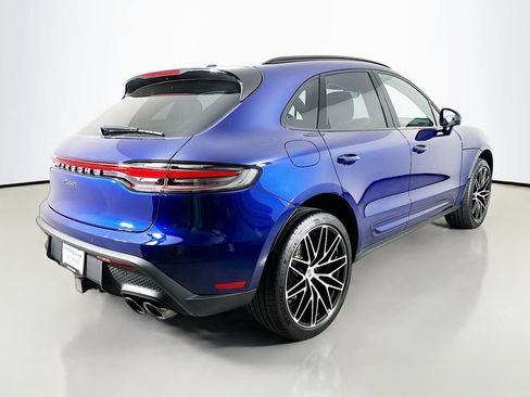 Certified 2025 Porsche Macan AWD/4WD image 9