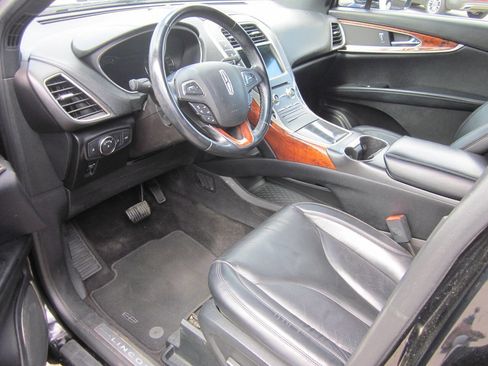 Used 2018 Lincoln MKX Select w/ Select Plus Package AWD/4WD image 11