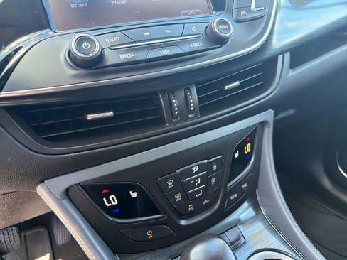Used 2020 Buick Envision Premium AWD/4WD image 36