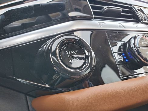 New 2026 Nissan Pathfinder Platinum AWD/4WD image 34