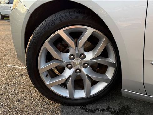 Used 2018 Chevrolet Impala Premier FWD image 16