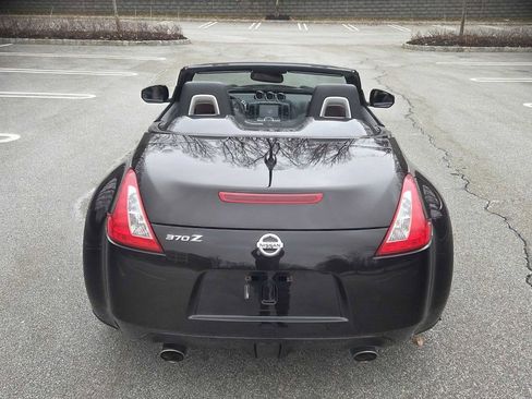 Used 2013 Nissan 370Z Touring w/ Sport Pkg image 8