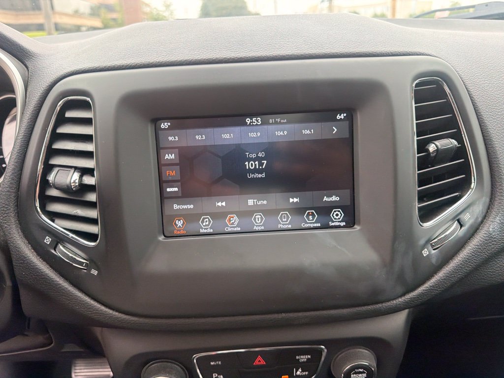 Used 2020 Jeep Compass Latitude FWD image 9