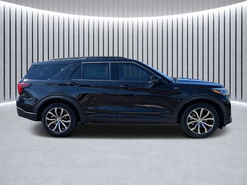 New 2026 Ford Explorer ST-Line image 2
