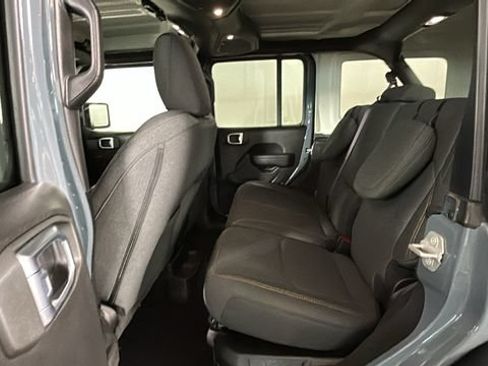 Used 2024 Jeep Wrangler Unlimited AWD/4WD image 25