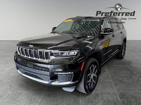 Used 2023 Jeep Grand Cherokee L Limited w/ MOPAR Finishing Package AWD/4WD image 10
