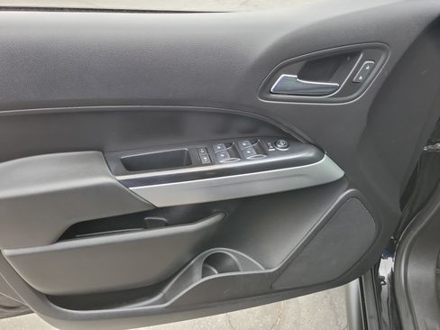 Used 2019 Chevrolet Colorado LT w/ LT Convenience Package RWD image 11