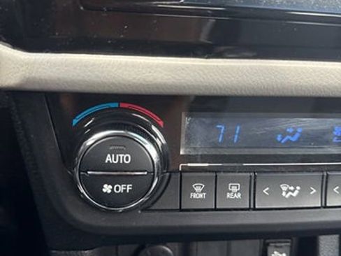 Used 2015 Toyota Corolla LE w/ Body Protection Package #1 FWD image 21