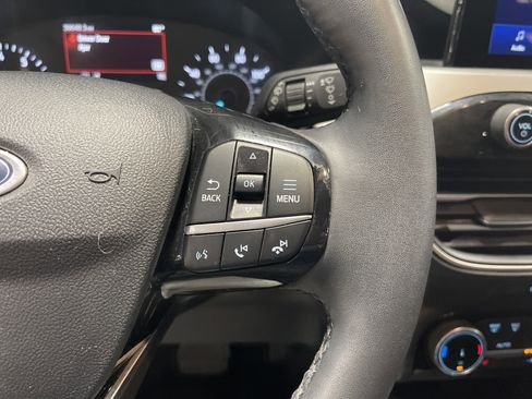 Used 2022 Ford Escape SEL image 18
