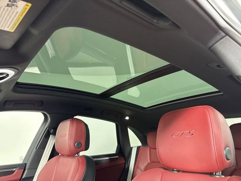 Certified 2026 Porsche Macan GTS AWD/4WD image 42