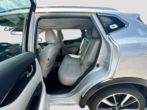 Used 2019 Nissan Rogue Sport SL w/ Premium Package FWD image 28