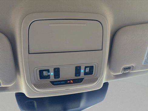 Used 2020 Ford Explorer XLT w/ Equipment Group 202A image 22