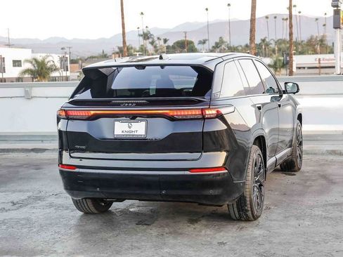New 2025 Jeep Wagoneer S Launch Edition image 9