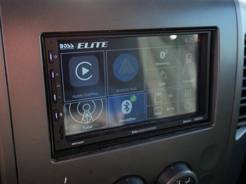 Used 2015 Nissan Titan S AWD/4WD image 26