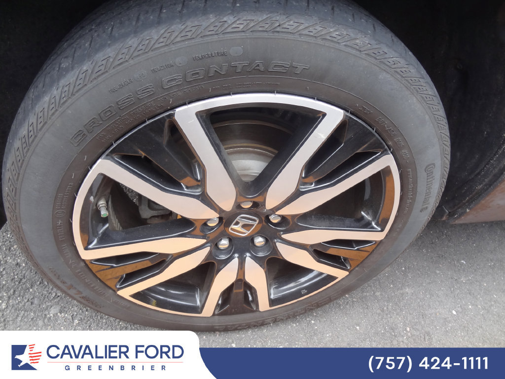 Used 2021 Honda Pilot Touring image 12
