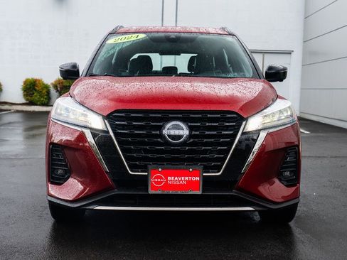 Used 2024 Nissan Kicks SR w/ SR Premium Package FWD image 2