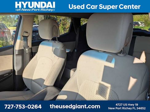 Used 2013 Hyundai Santa Fe Sport w/ Popular Equipment Pkg FWD image 3