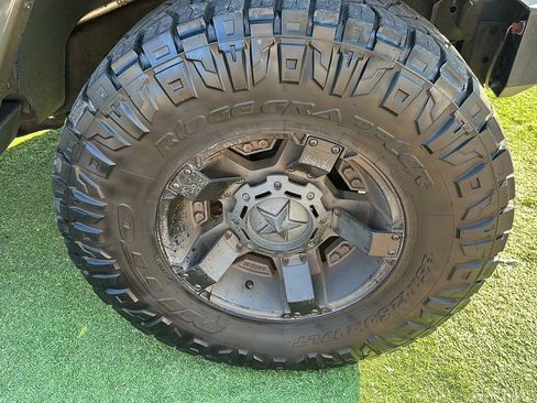 Used 2015 Jeep Wrangler Unlimited Sahara AWD/4WD image 44