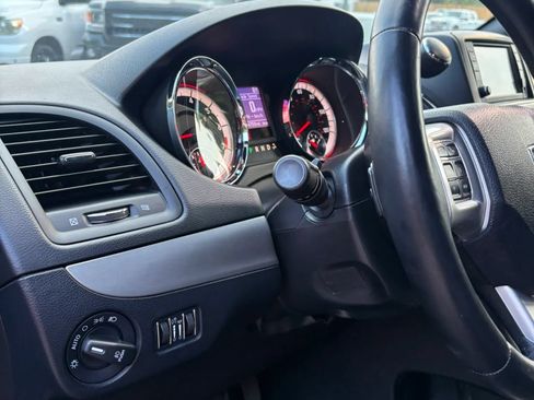 Used 2019 Dodge Grand Caravan GT FWD image 12