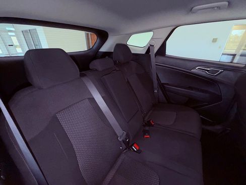 Used 2023 Kia Sportage LX image 10