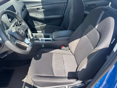 Used 2025 Nissan Sentra SV FWD image 33