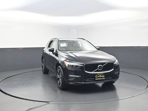 Used 2022 Volvo XC60 B5 Momentum w/ Protection Package Premier AWD/4WD image 4